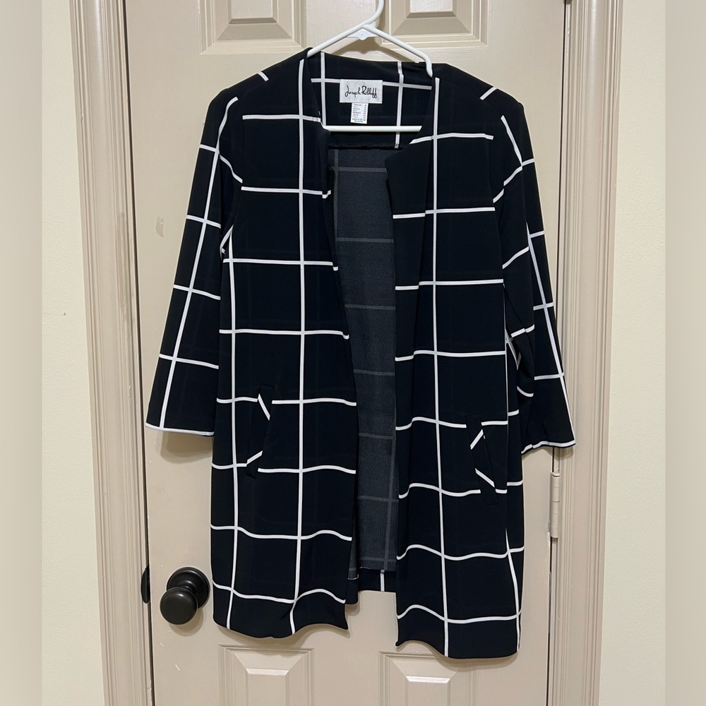 Black n White Joseph Ribkoff Blazer!